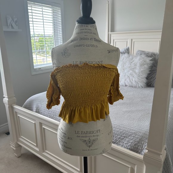 I Am | Smocked Off the Shoulder Crop Top Mustard Sz L - Picture 2 of 7